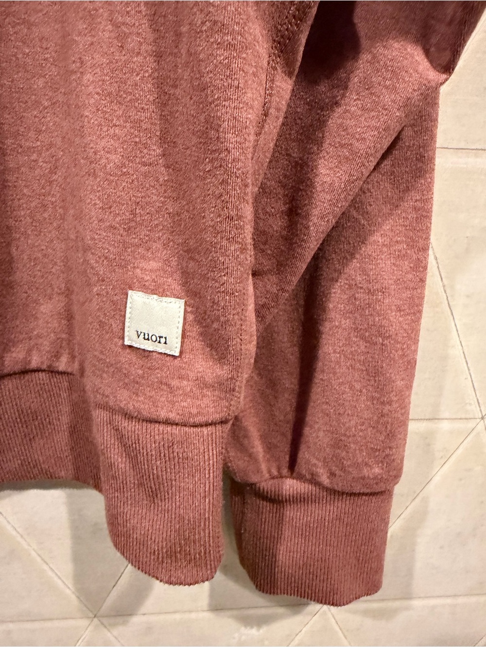 Vuori Long Sleeve Halo Crew Pink / Red Heather Small - Picture 4 of 8
